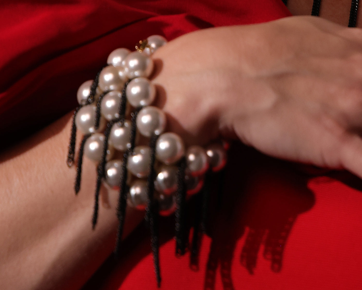 Ayin Pearl and black bracelet