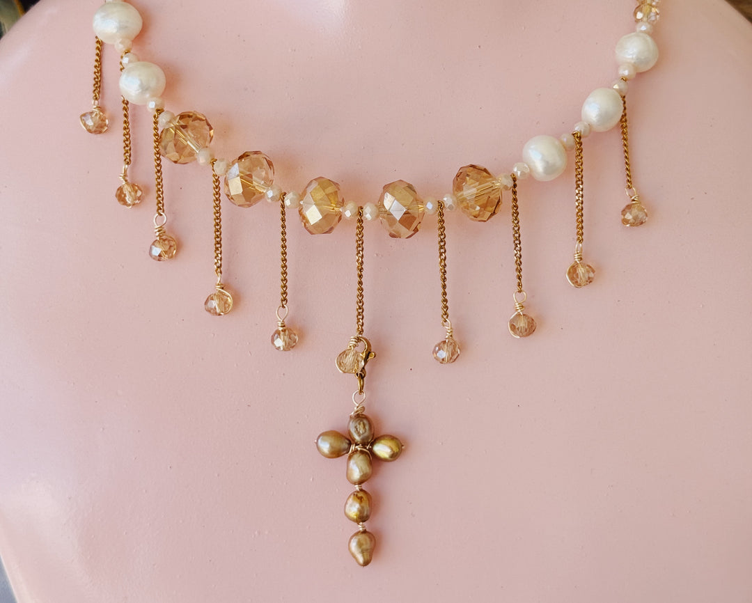 Apaga y vamonos cross champagne choker
