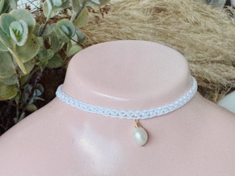 Crochet choker