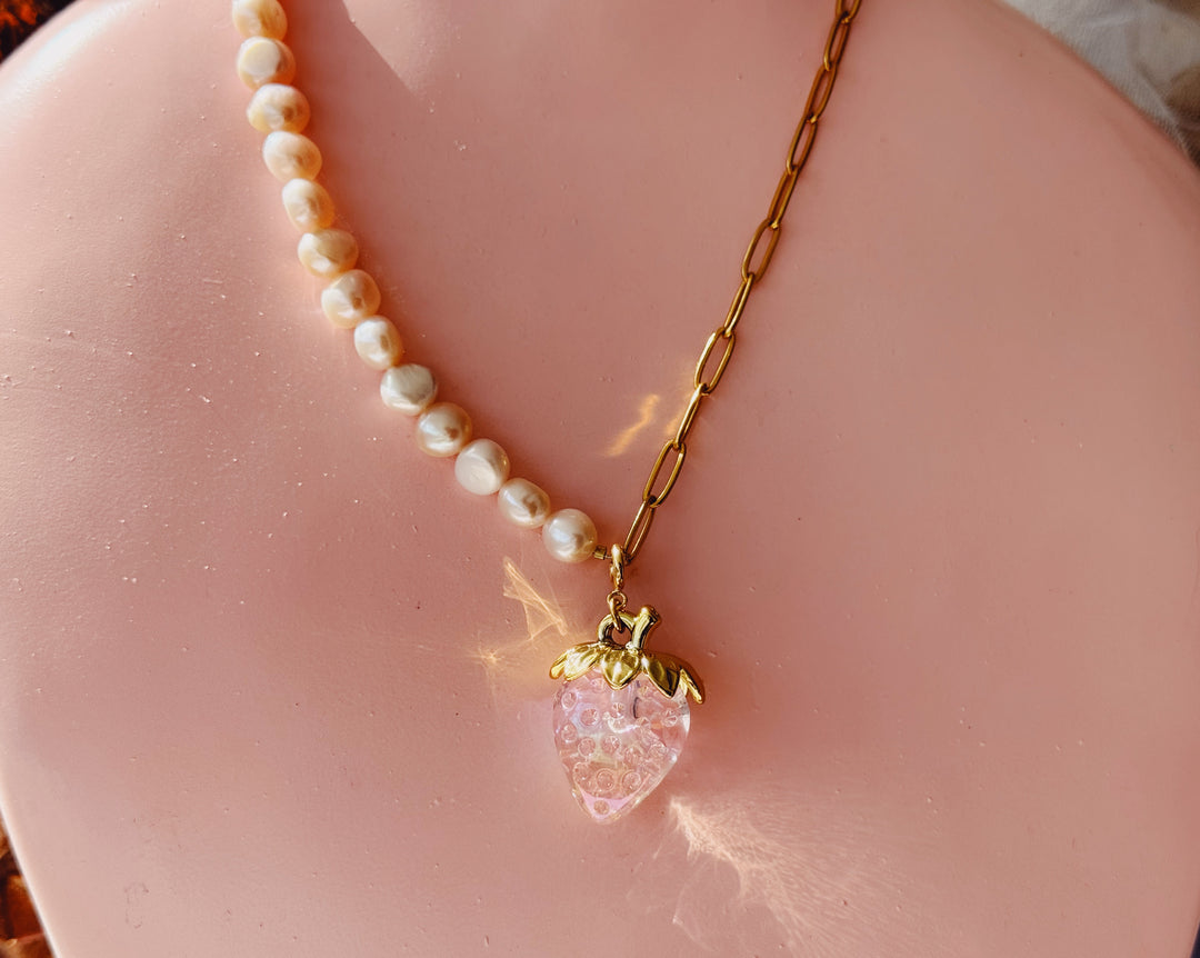 Strawberry Pearl choker