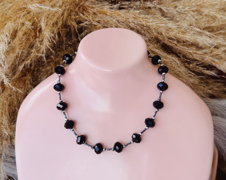Soé dark and silver choker