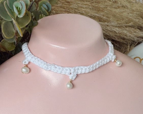 Crochet choker