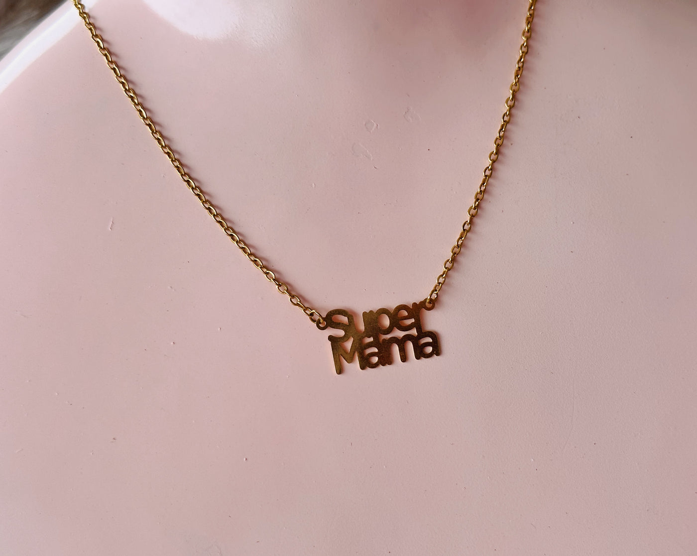 Super mamá chain