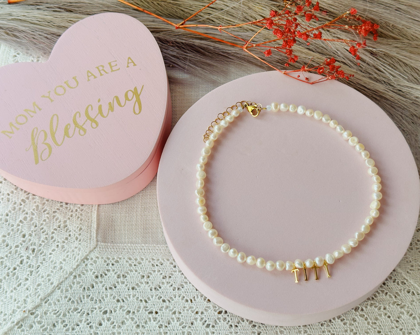 Mami and Titi pearl choker